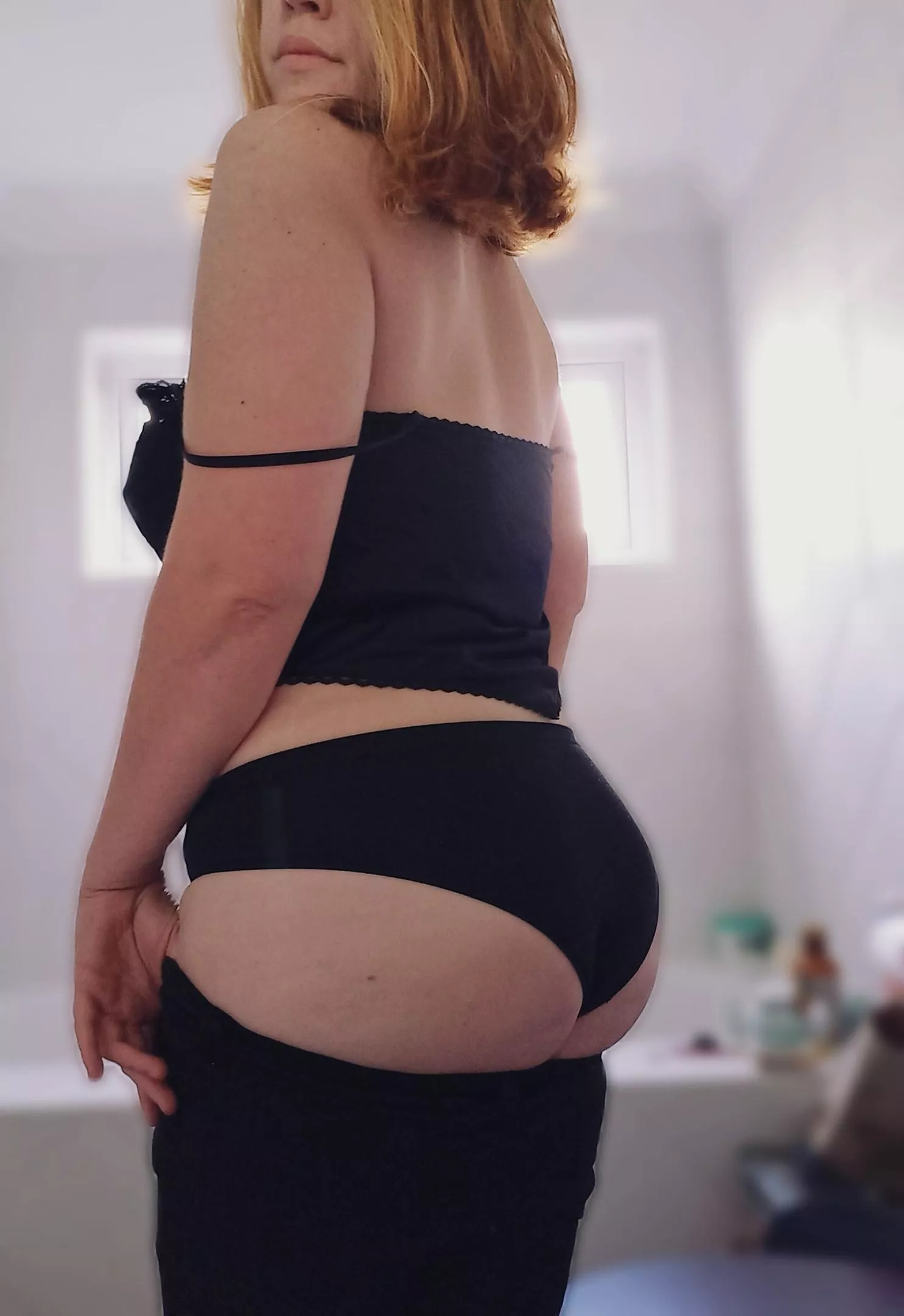 Happy Mild Monday or whatever 😏 posted by binx_gingerbee