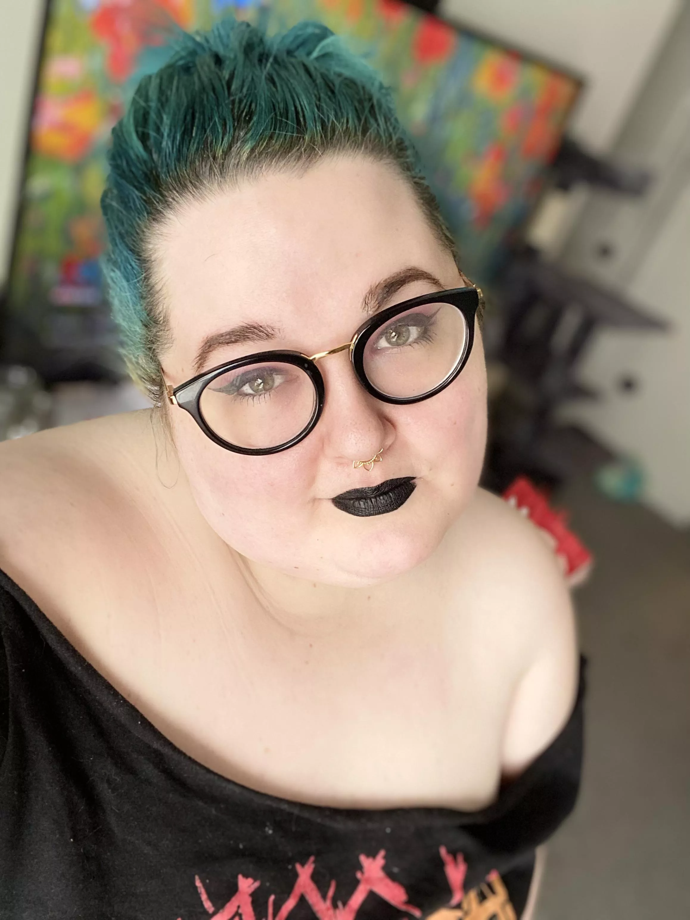 Happy Monday 🖤 posted by _malicieux