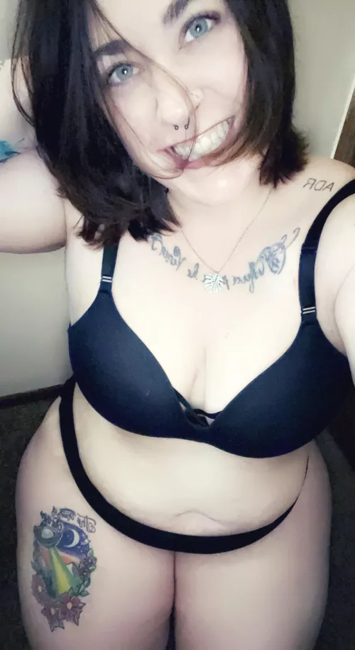 Happy Monday! ;) by peaceloveandnudes