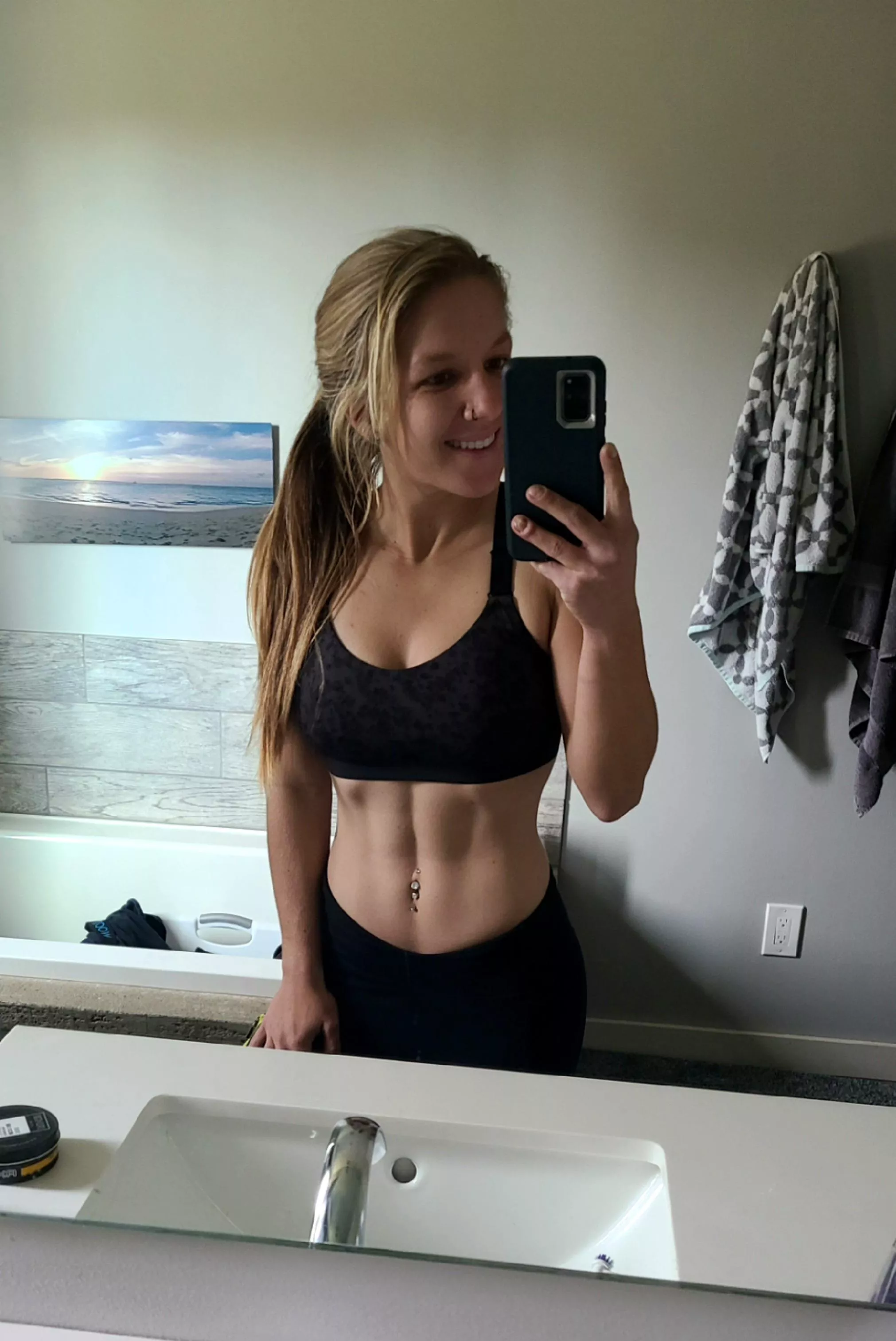 Happy Monday 🙂 posted by body_by_kayla