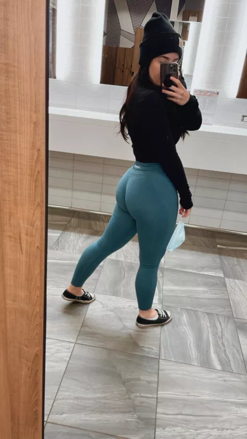 Happy Monday 💙 by amandashoots