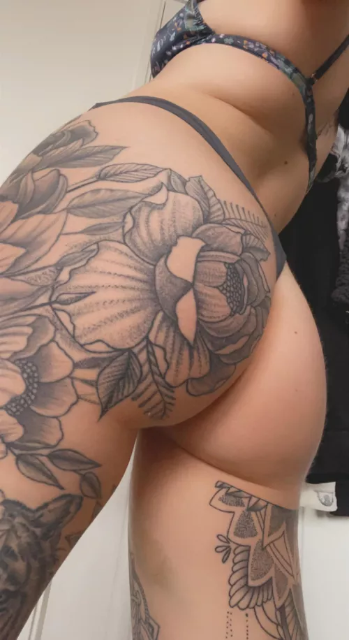 Happy Monday 💋 by TattooedPrincess92