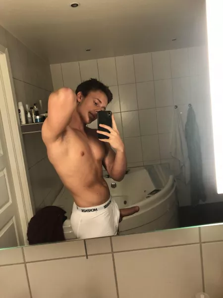 Happy monday everyone 😜 by Luk1ee