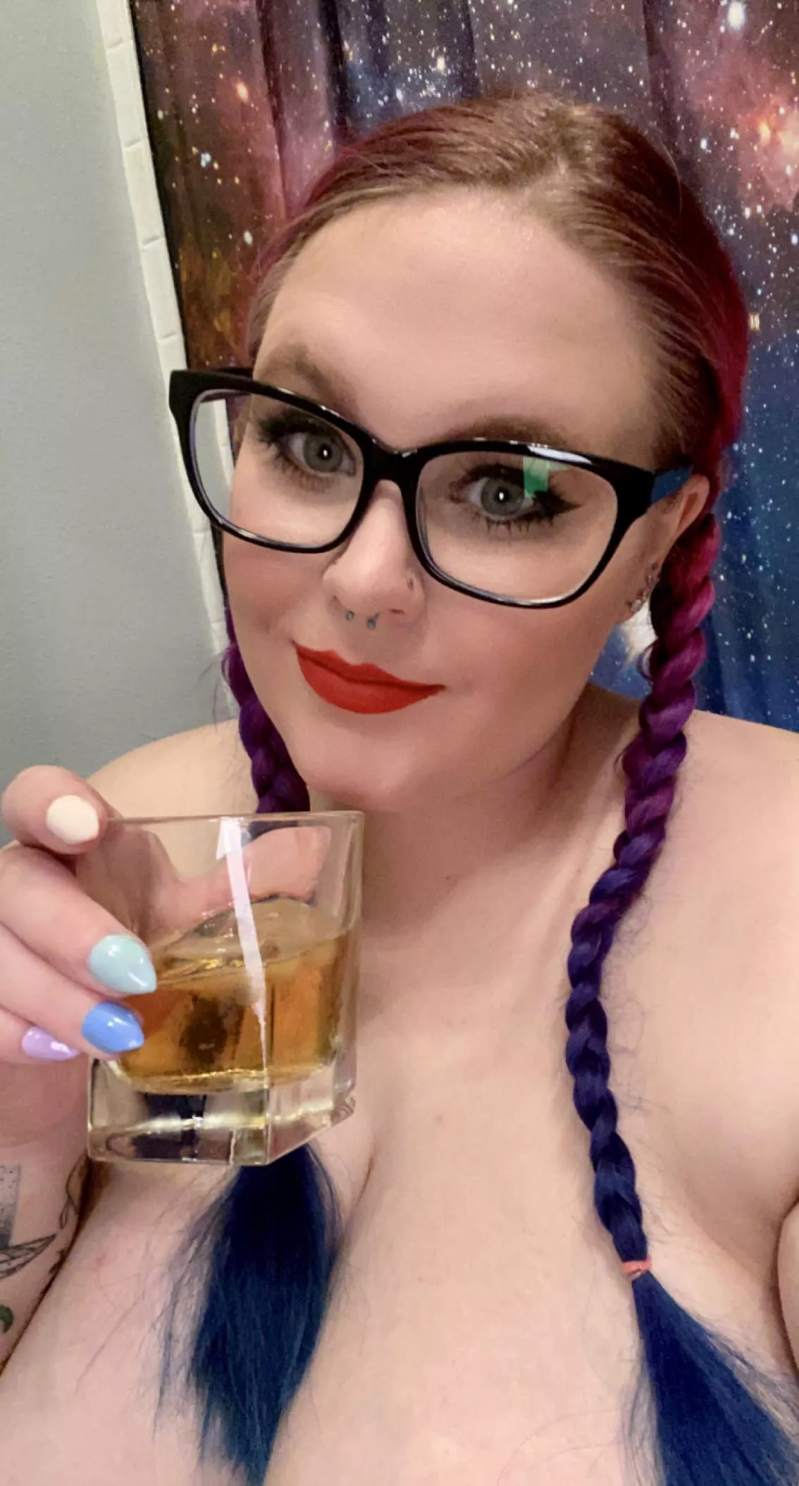 Happy Monday eves. 😬😉 posted by Squidneigh