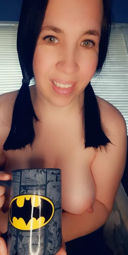 Happy Monday lovelies 💋 going away for a couple days! Look forward to some outdoor content 😈😜 by Aussiemilf2046