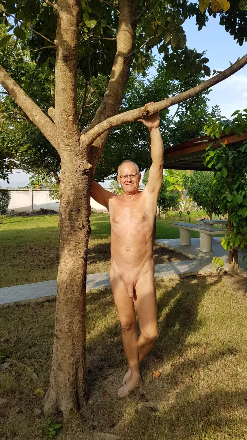 Happy (naked) New Year by znarf-fesoj