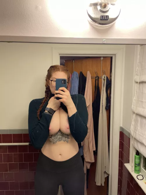 Happy New Year! [f] 6’3” by AveryRed99