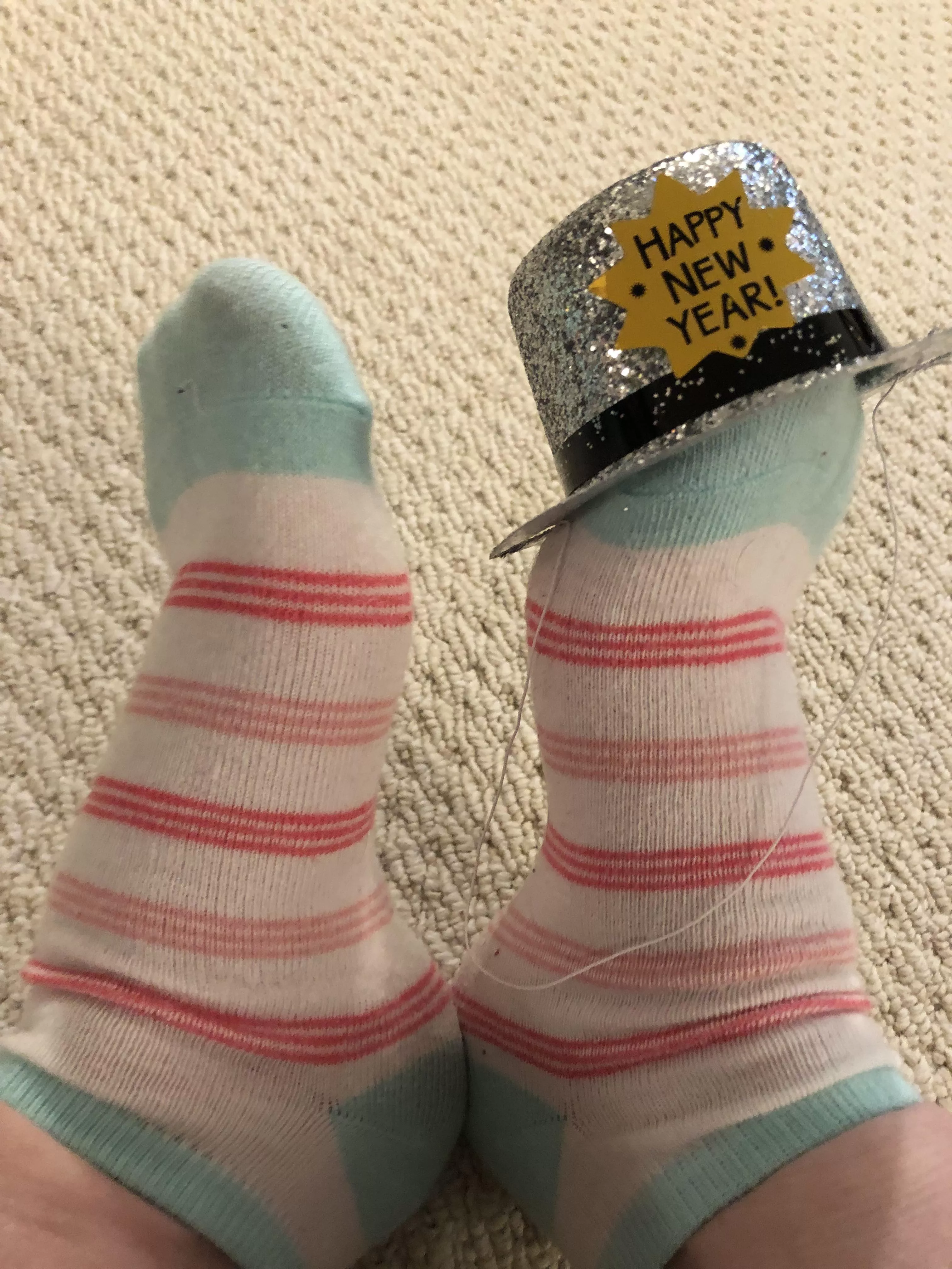 Happy New Year! 🎊 (F) posted by CupcakeTootsie