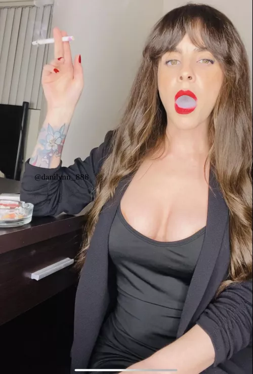 Happy New Year My Loves 🎆🎉🎇Sending you all smokey kisses 💋💨💨💨 by DaniLynn8888