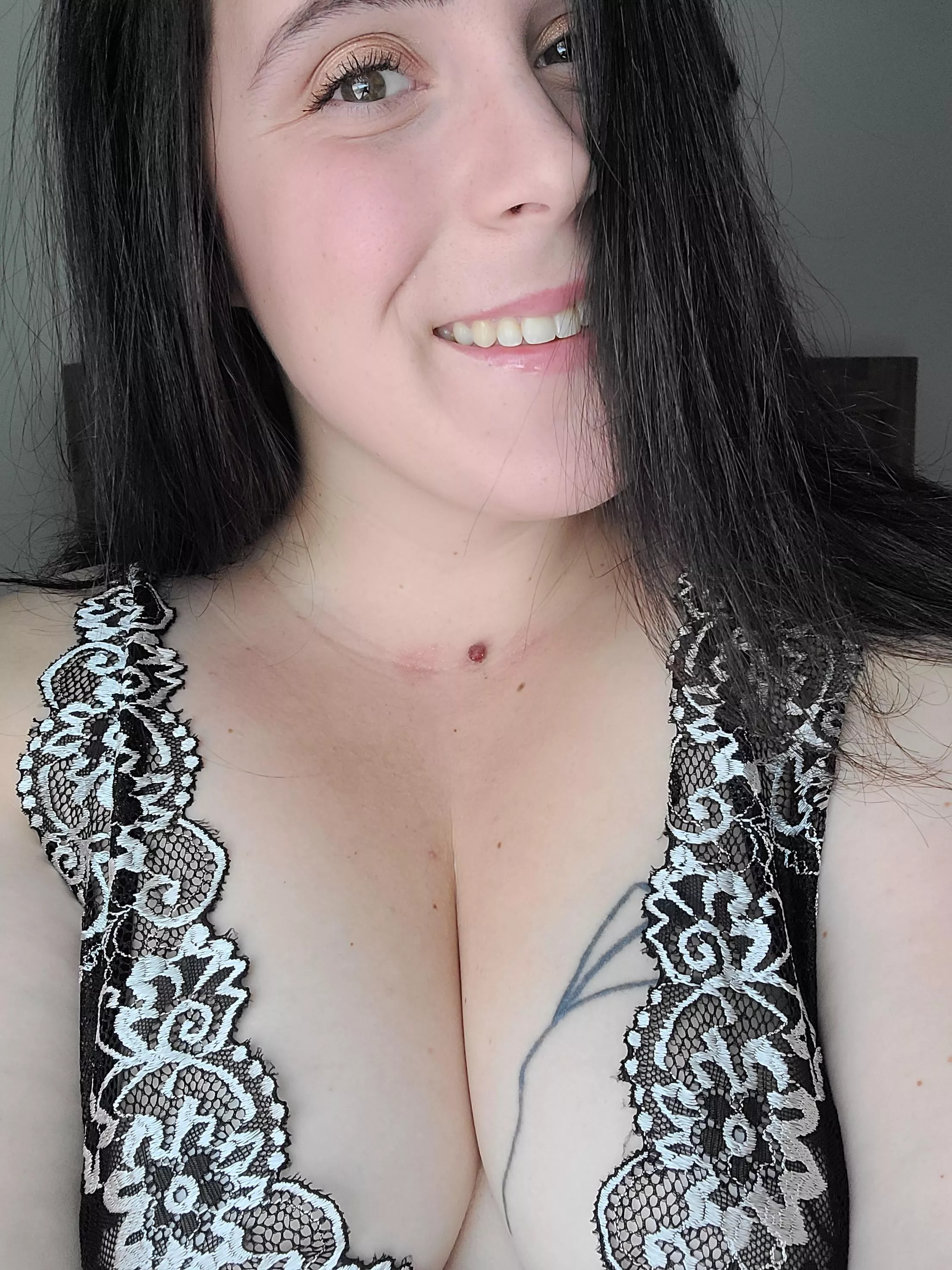 Happy New year 🥳 posted by Lovecaatthhyy