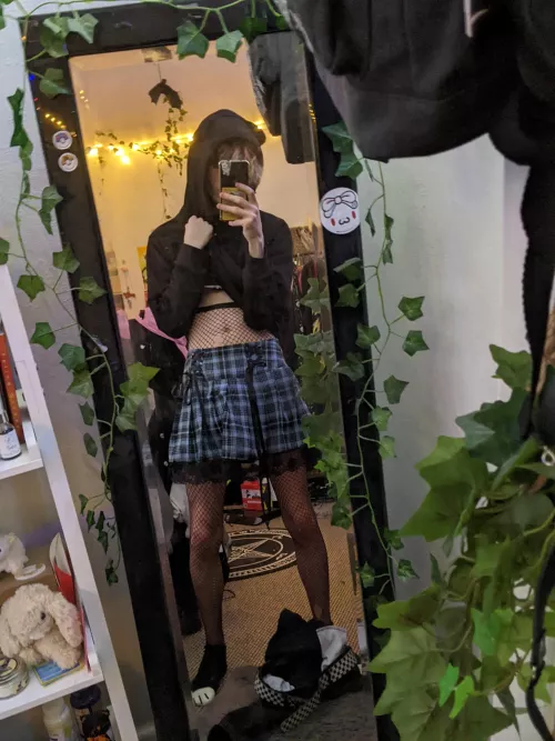 Happy new year to all my femboys + femboy enjoyers!! by LuxiLuxio