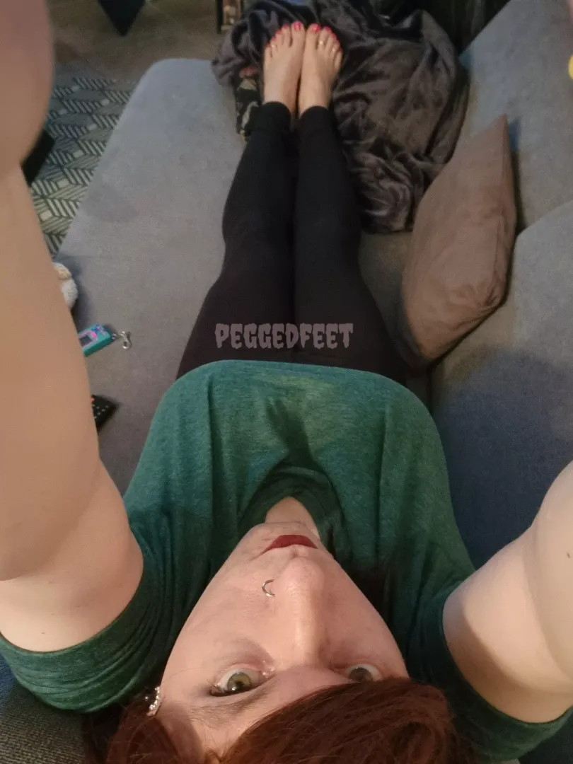 Happy new years on this lazy Sunday posted by peggedfeet