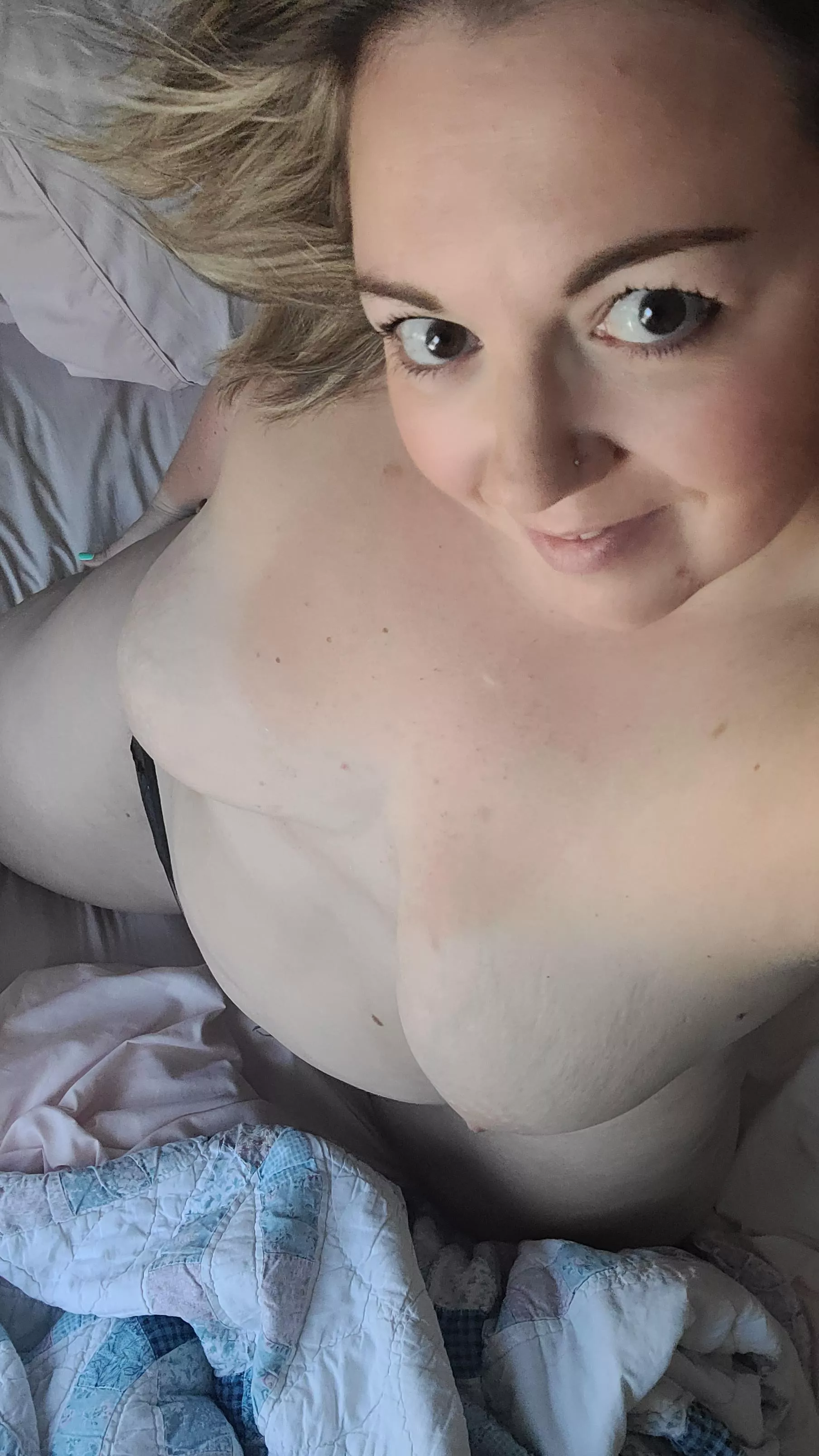 Happy New Years!! 😏😏 Wanna play?? posted by cuteandcurvy12