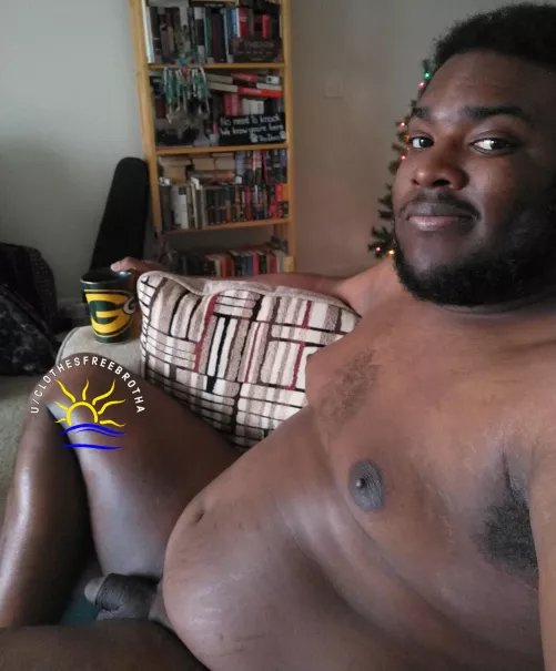 Happy nude Sunday! Spend it however you want and enjoy the free day by clothesfreebrotha