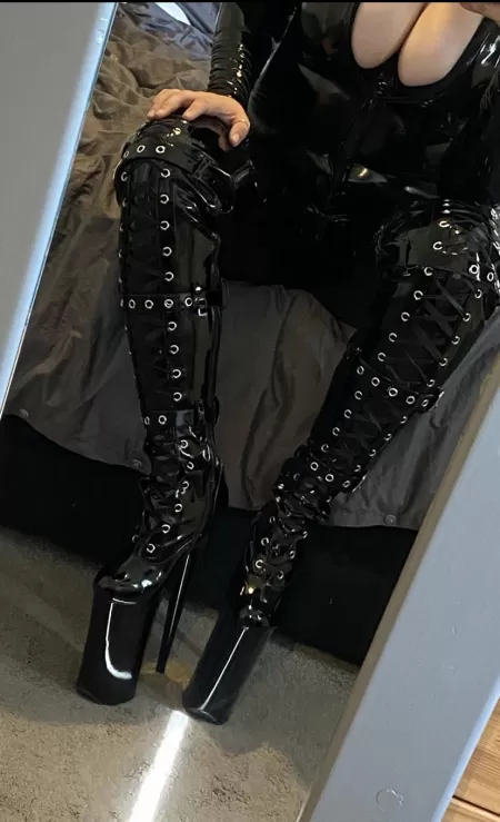 Happy Saturday… by GoddessHayley