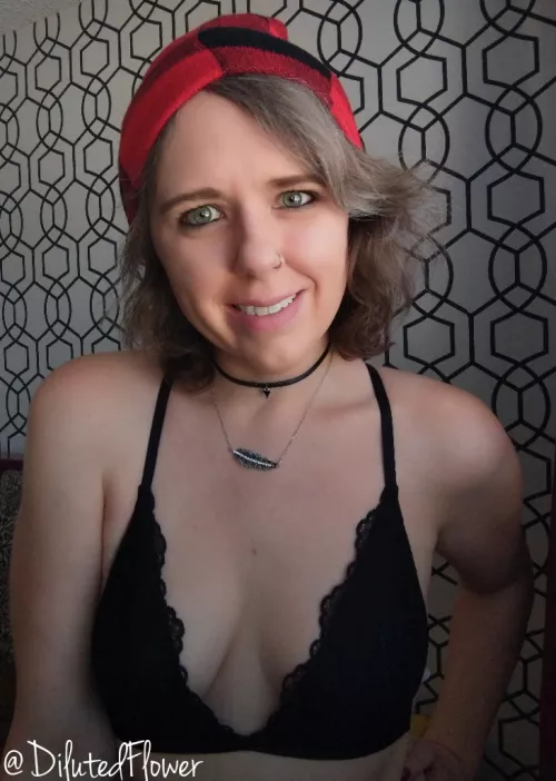 Happy Saturday ❤️ [F] by DilutedFlower