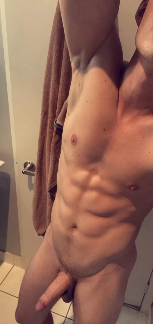 Happy Saturday, hope everyone who sees this gets their dick sucked tonight by youngslav829