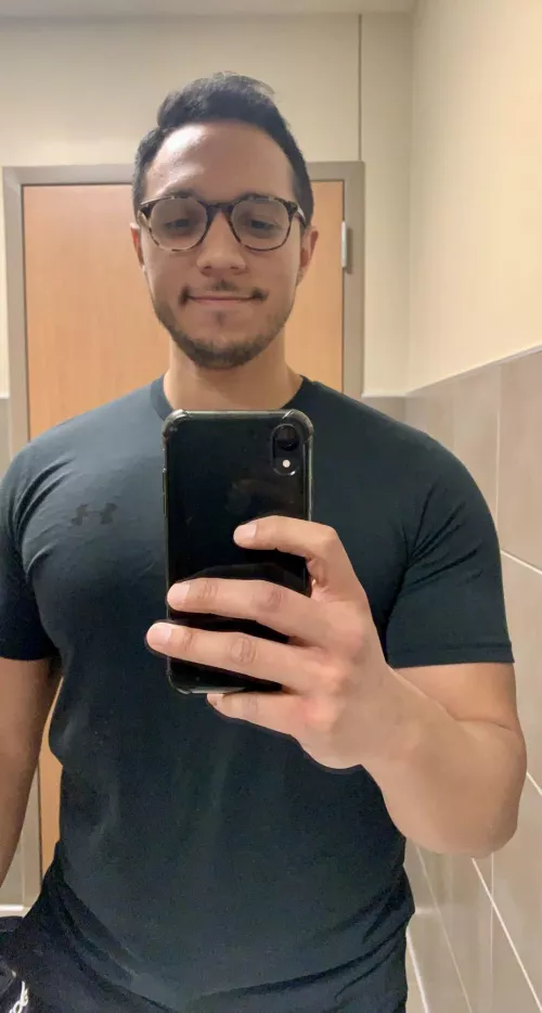 Happy Saturday! Just finished chest day :) by Alittleflirty