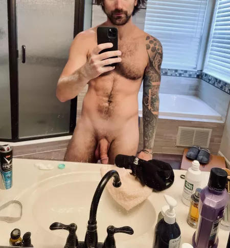 Happy Sunday. Anyone like construction boys? I’m dirty after a hard days work. by [deleted]