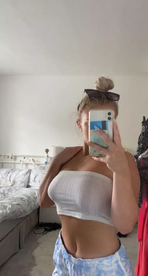 Happy Sunday ☺️ by ValueCertain8157