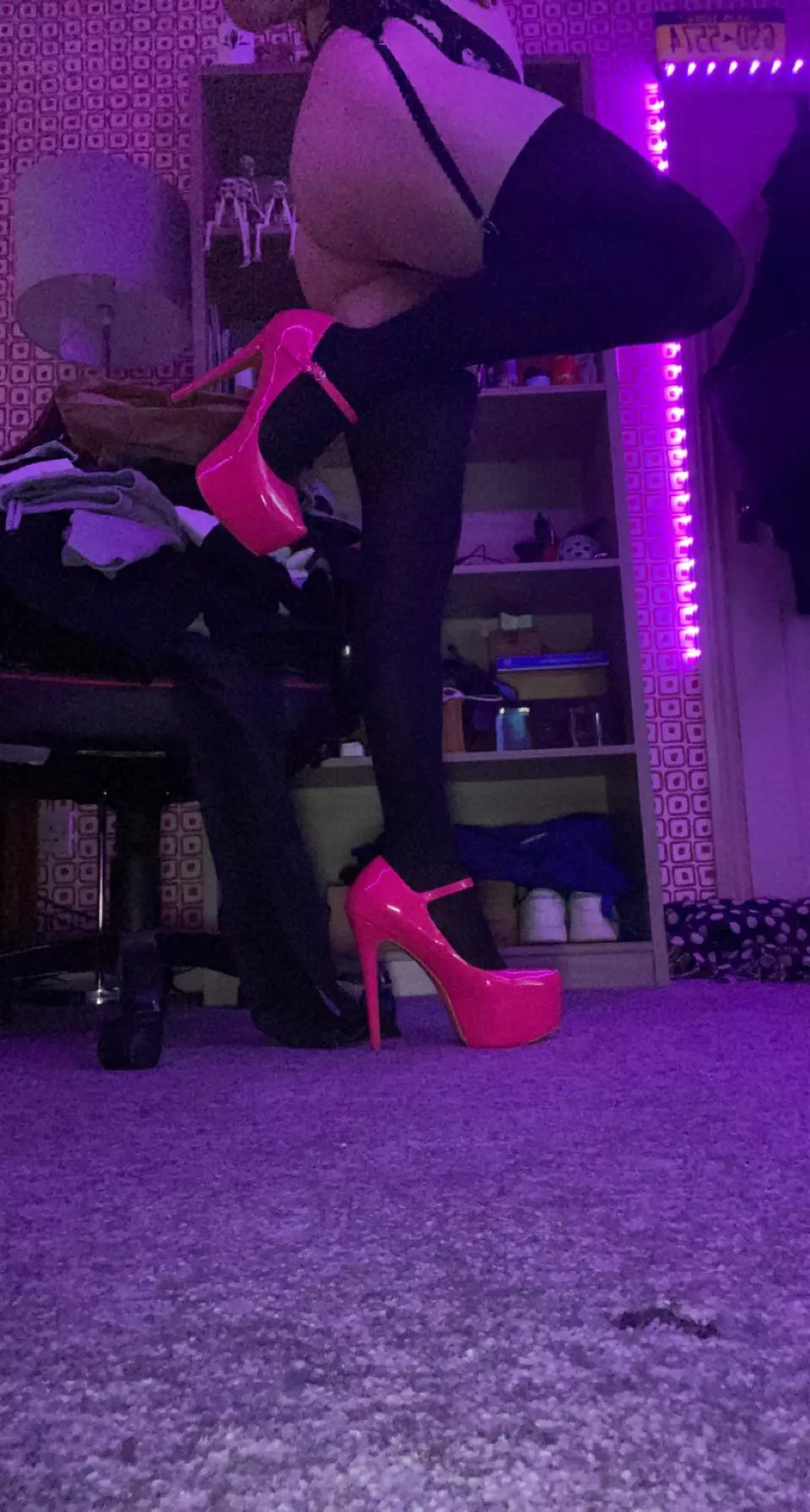 Happy Sunday everyone 😘 posted by femboychloejones