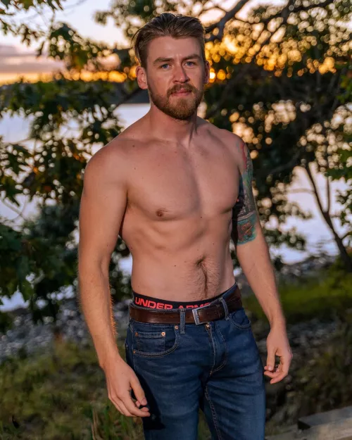 Happy Sunday gentlemen. 😉 by NE_yeti