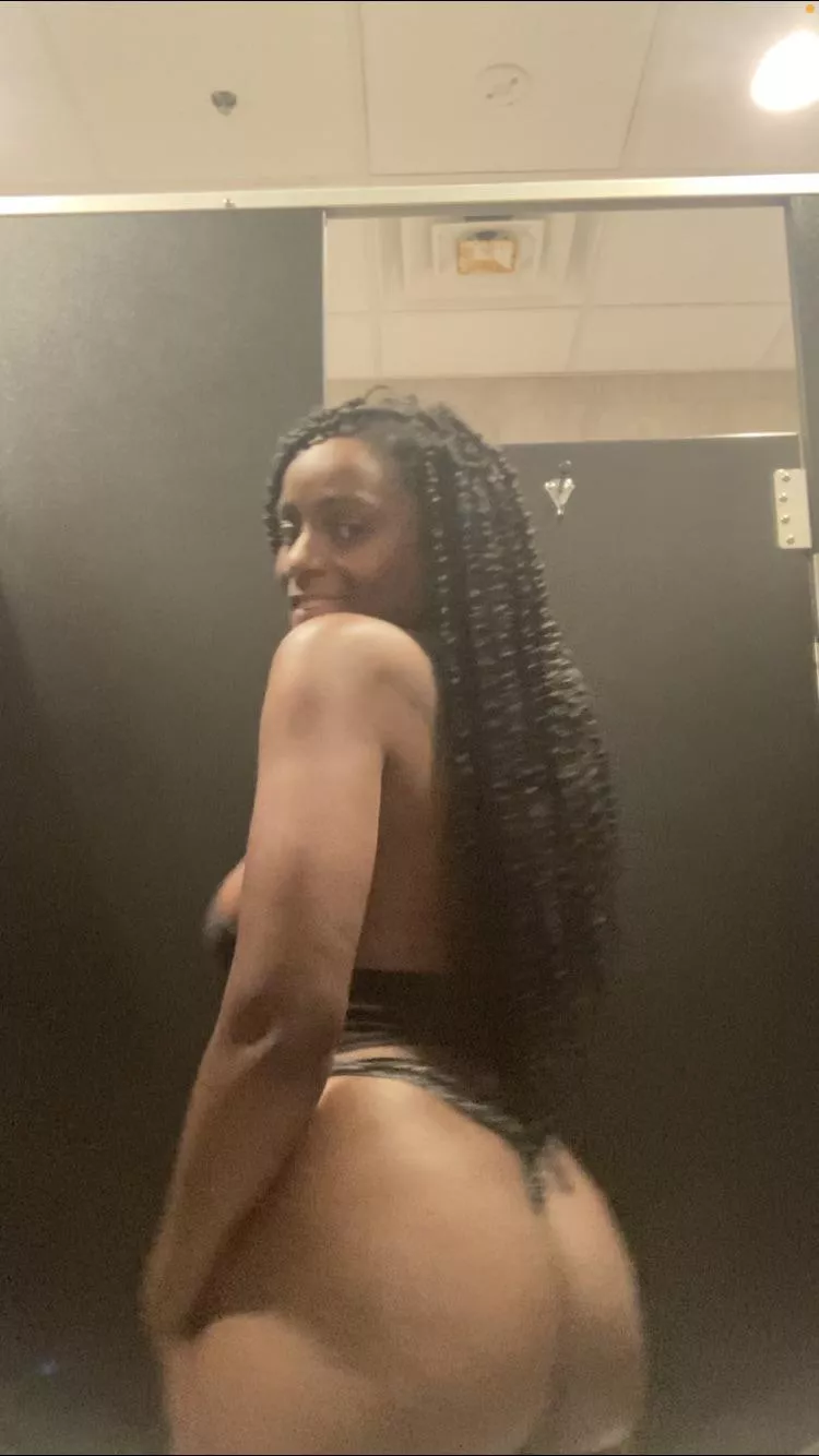 Happy Thursday posted by Divinecumslut