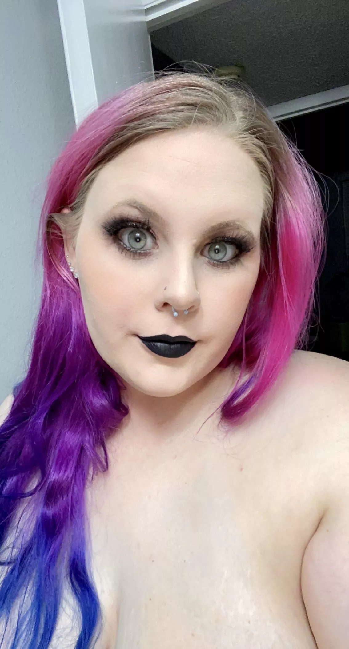 ☺️ happy Thursday posted by Squidneigh