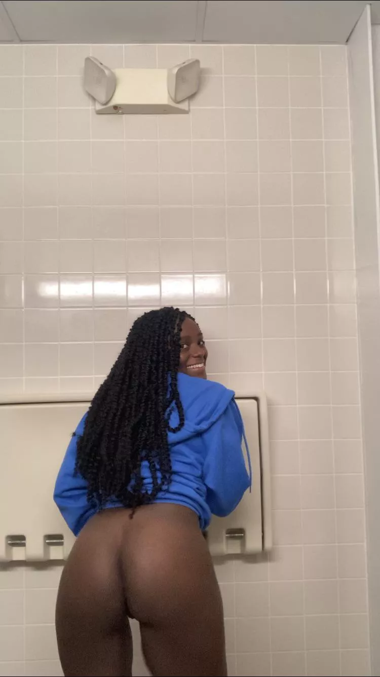 Happy Thursday! posted by Divinecumslut