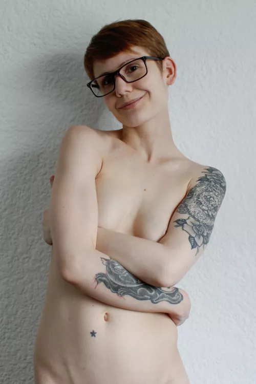 Happy Tuesday (carefully cropped) Nudes Day! ^^ by stretchykitten