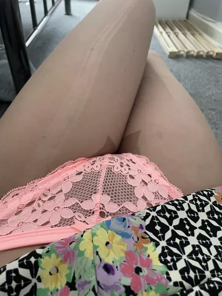 Happy Tuesday by Misstights