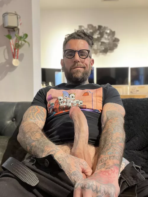 Happy Valentines Day, guess what I got you! by whowantstotouchit