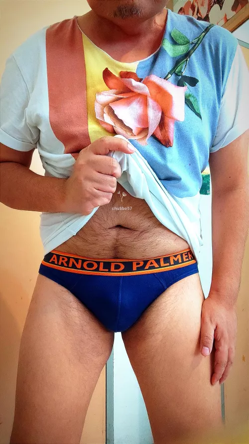 Happy Valentine's Day... will you accept my rose? 💝🌹👨‍❤️‍👨💐💖 by chubbo57