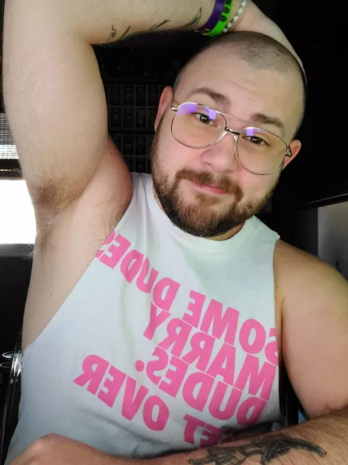 Happy Wednesday to all you beautiful bears and bear adjacent ✌✌✌ by whaddupholmes_