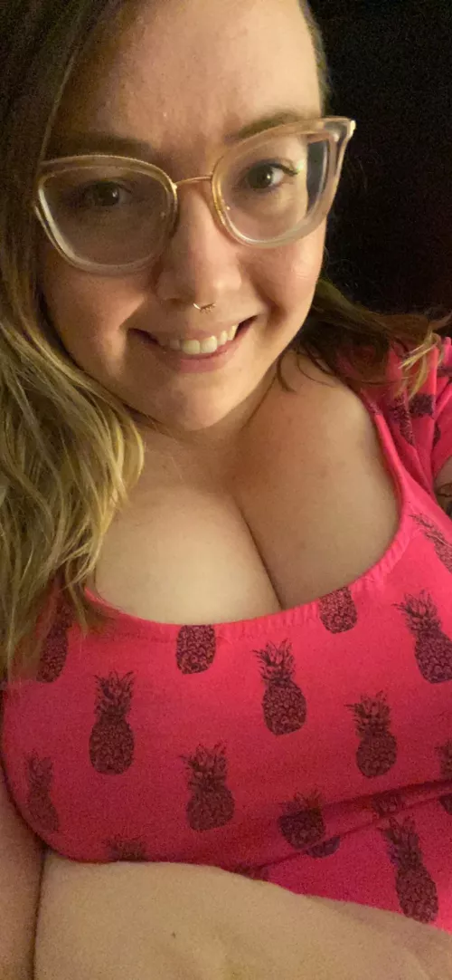 Happy weekend everyone! 🥰😘 by Ginger_weirdo444