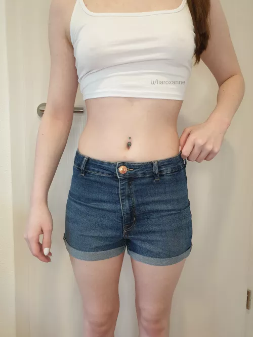 Happy Weekend 🤍 by LiaRoxanne