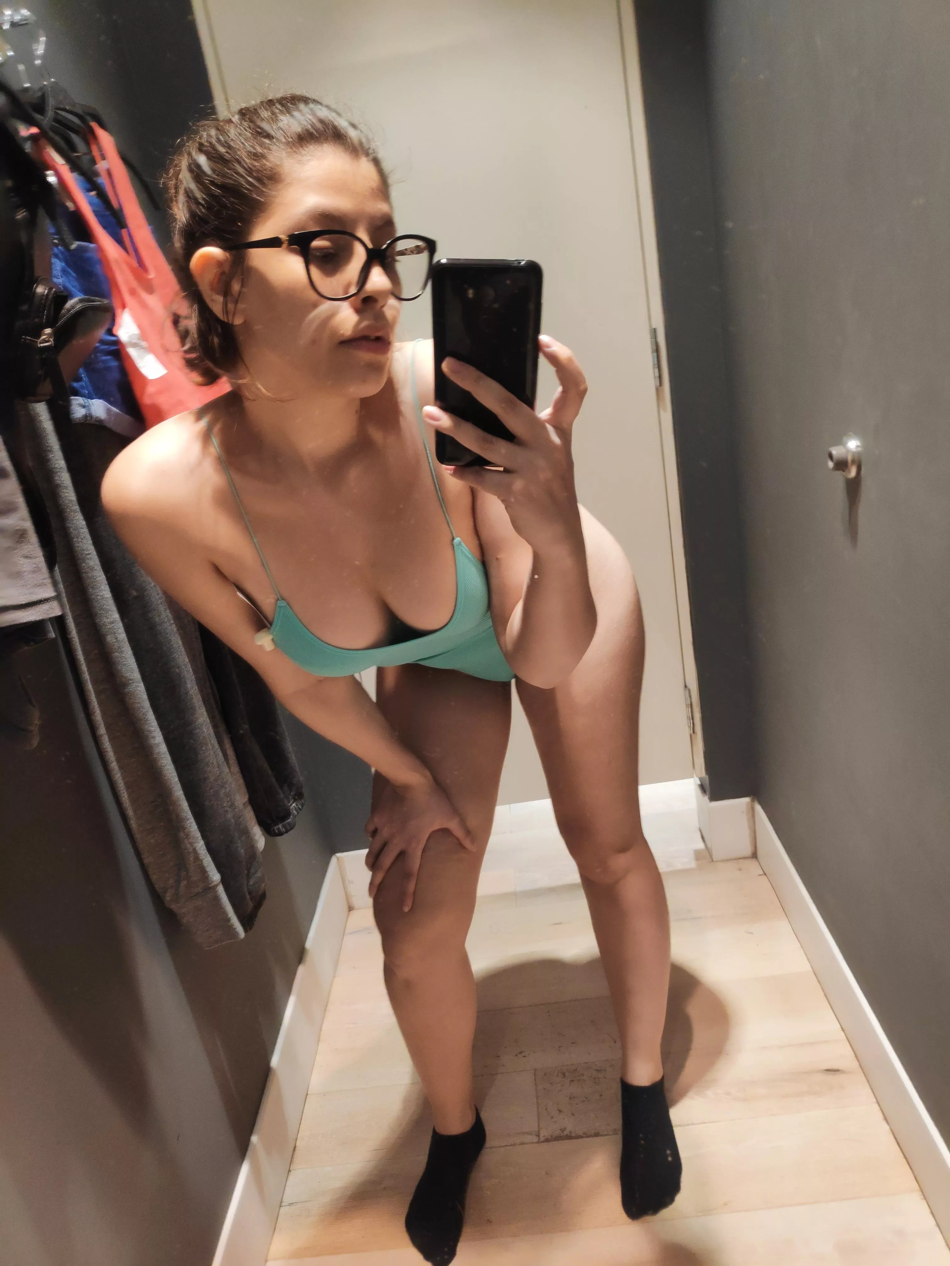 Happy weekend to you guys 😘 posted by Momo_Tama