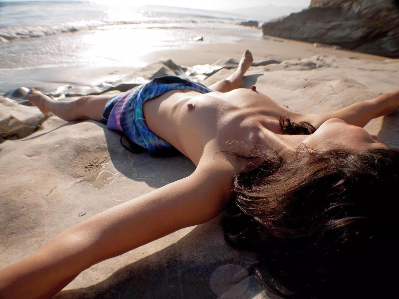 Hard nipples posted by Cunt_l_Puncher