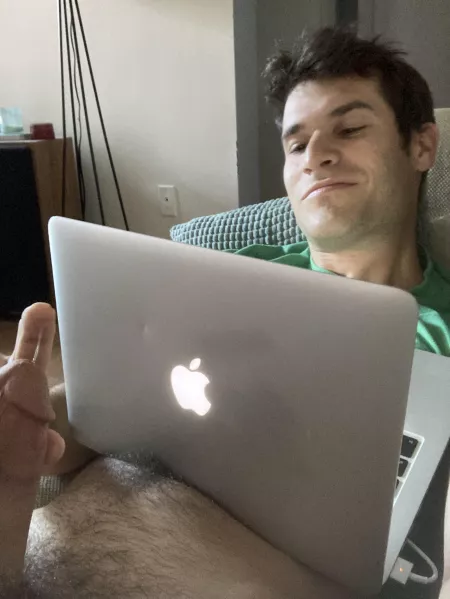 hard to focus working from home by mmmmm_foood