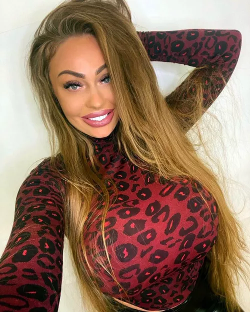 Hard To Hide by BigBootyCelebs