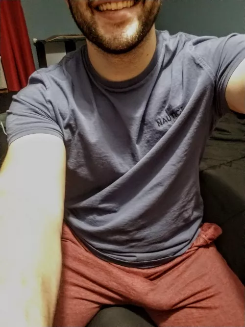 Hard too hide by LargeHeartsXD