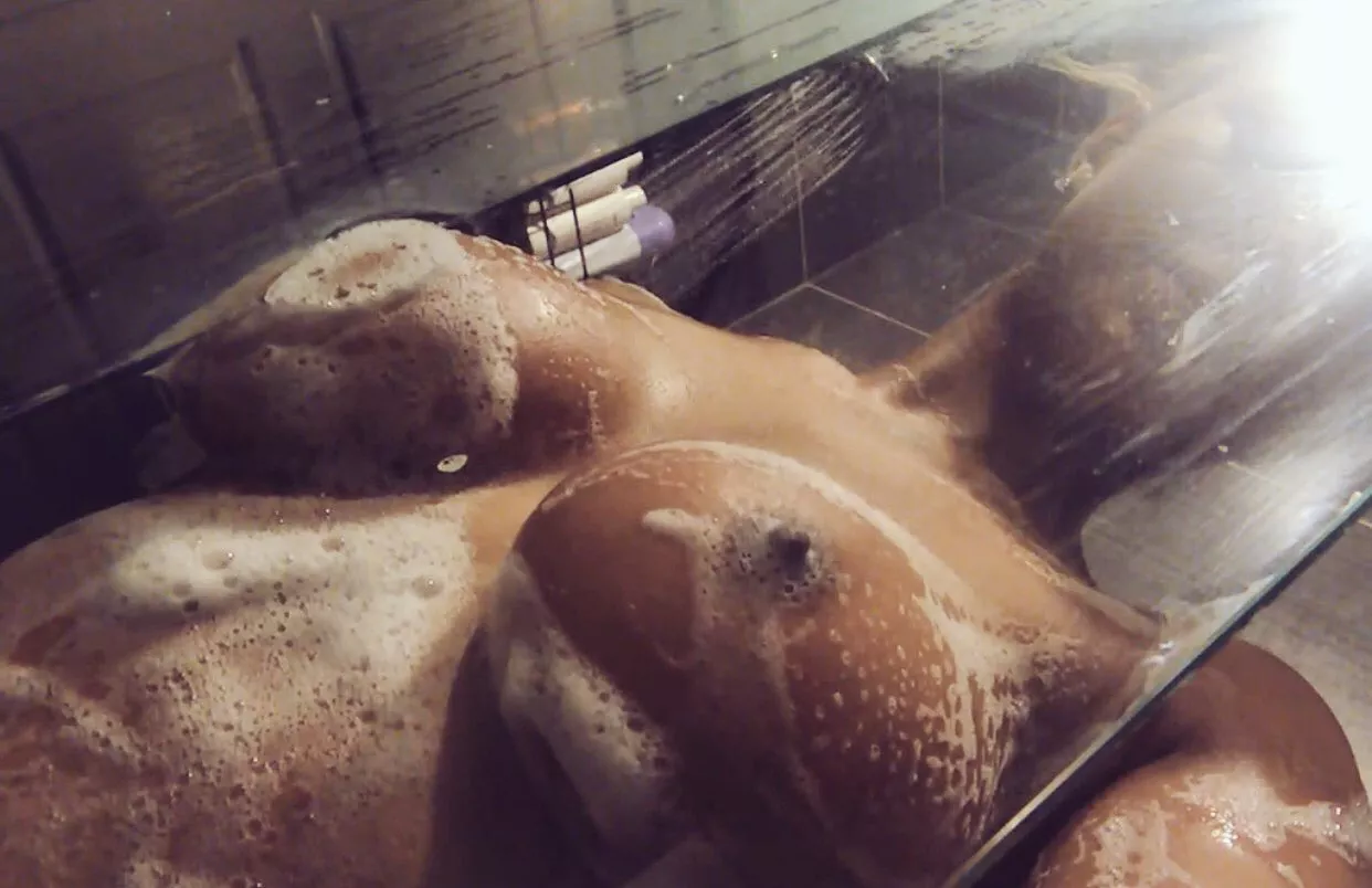 Harley Dean's soapy titts posted by kinkykat977