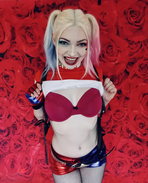 Harley flashes her bra! [by scarl3ttbaby] by scarl3ttbaby