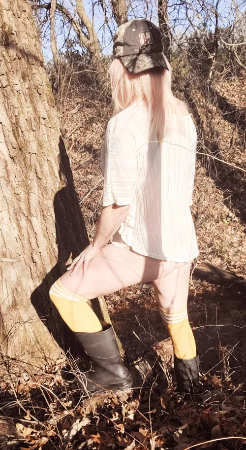 Has anyone seen where I left my pants?! 35(f) by TheSaltyBatch