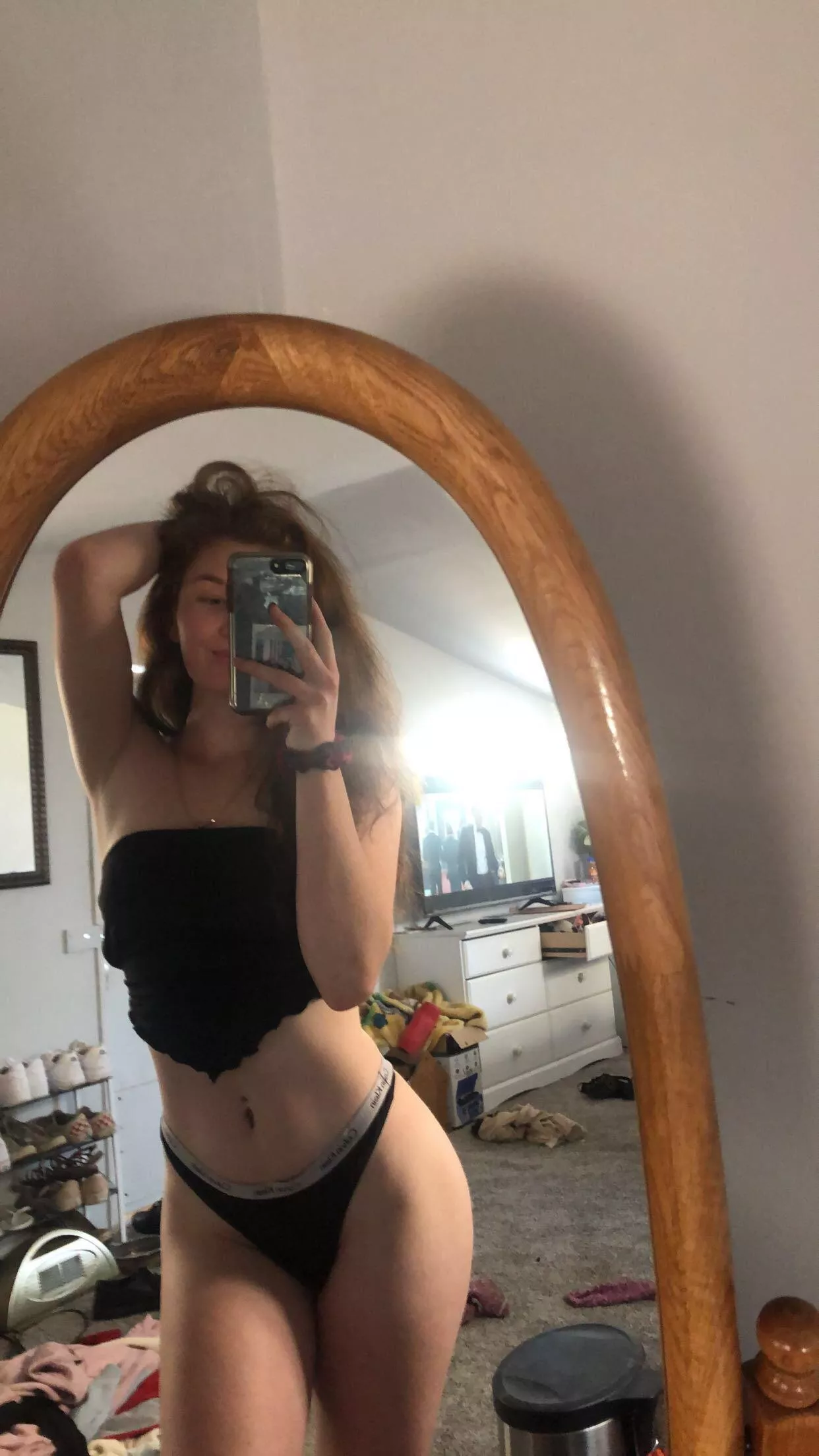 Hate my pale skin 🥺😔 posted by Babie_Rosee