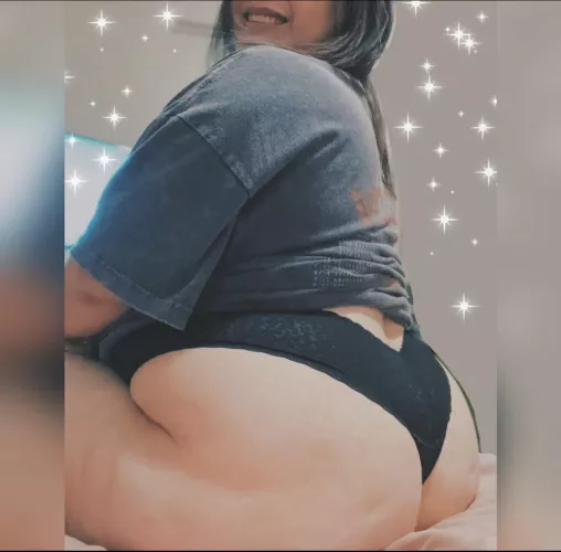 Have a big ass and a big smile waiting for you 😘 by Hopeful_Froyo_7380