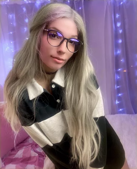 Have a good day 🖤 by BetsyWorld