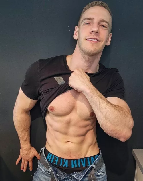 Have a great day 😋💙 by John_fitness91