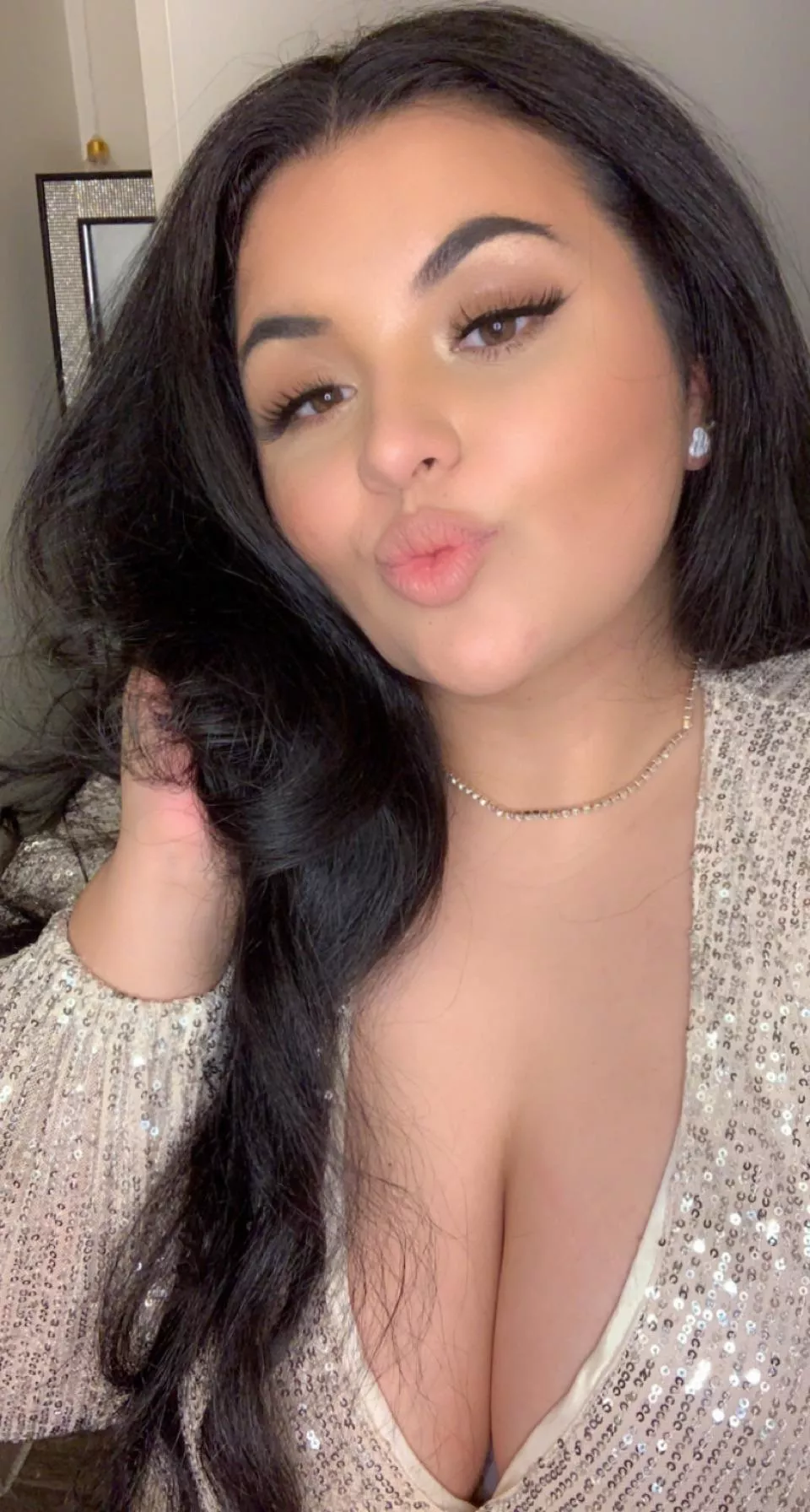 HAVE A GREAT FRIDAY! 🥂 posted by Haleycakes13