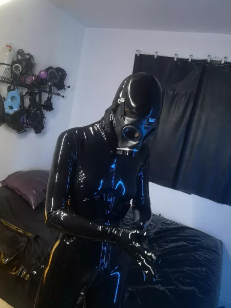 Have a great, fun-filled and rubbery week-end! 💋 by vickydevika